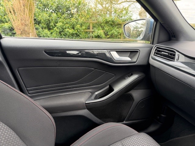 Used Ford Focus 2020 for sale - 78098242: Photo 3