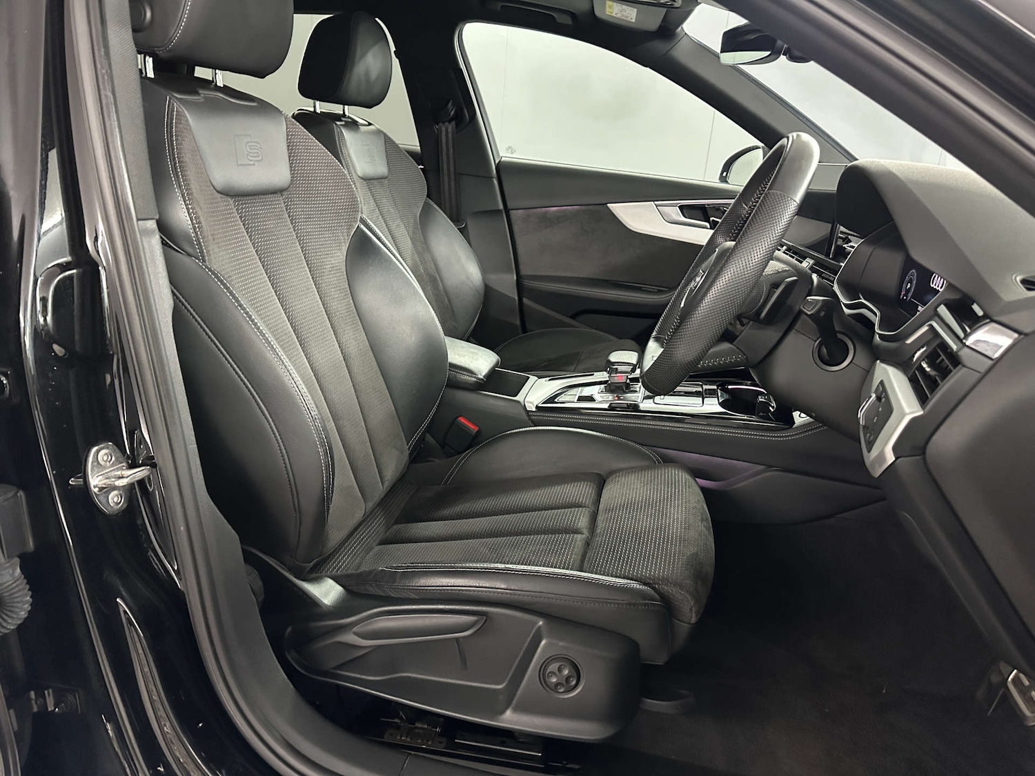 Used Audi A4 2021 for sale - 77749035: Photo 10