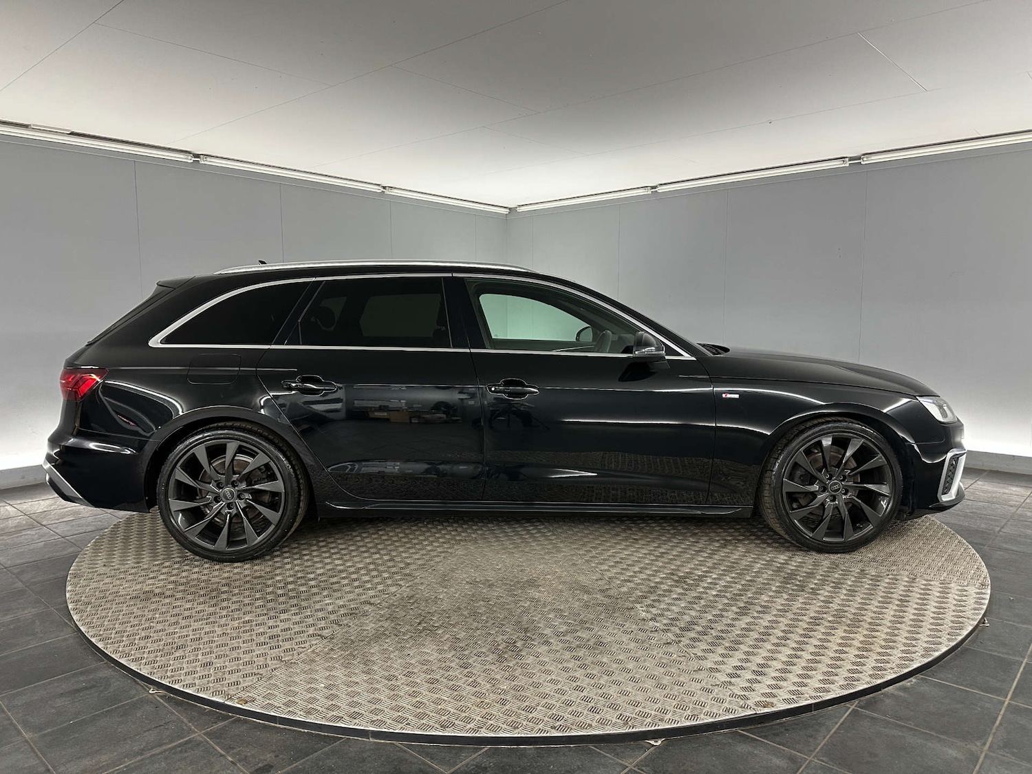 Used Audi A4 2021 for sale - 77749035: Photo 8