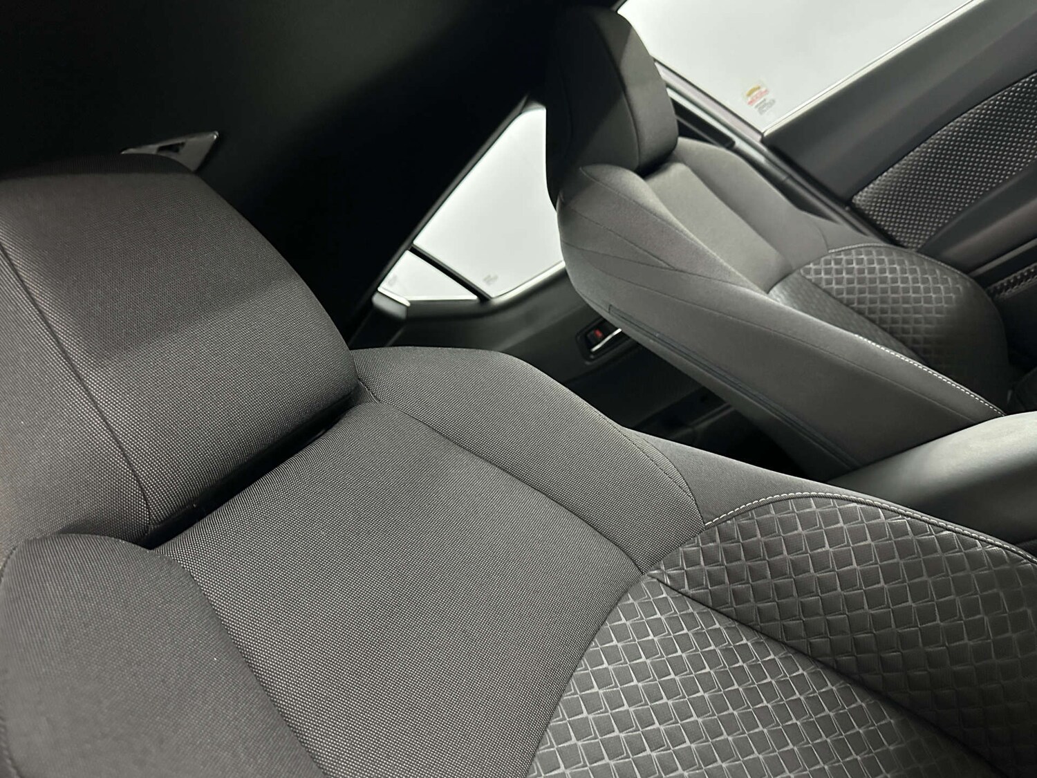 Used Toyota C-HR 2023 for sale - 77590787: Photo 16