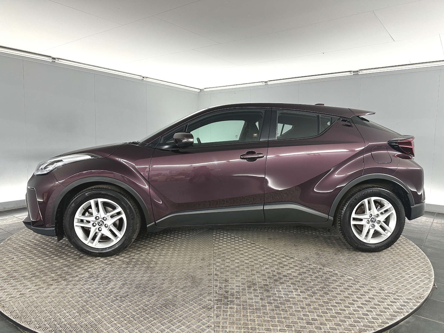 Used Toyota C-HR 2023 for sale - 77590787: Photo 4