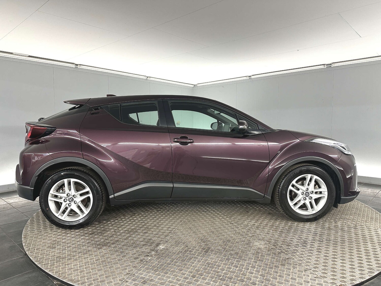 Used Toyota C-HR 2023 for sale - 77590787: Photo 8