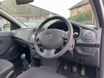 Used Dacia Sandero 2016 for sale - 77850591: Photo