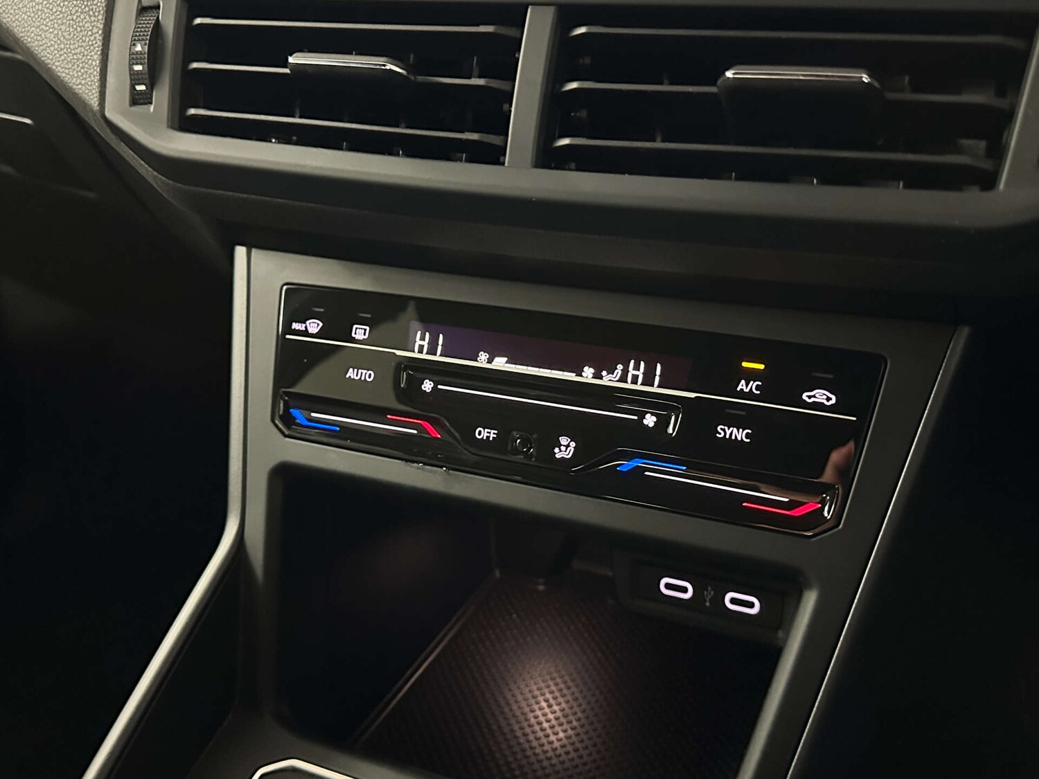 Used Volkswagen Polo 2022 for sale - 77745555: Photo 30