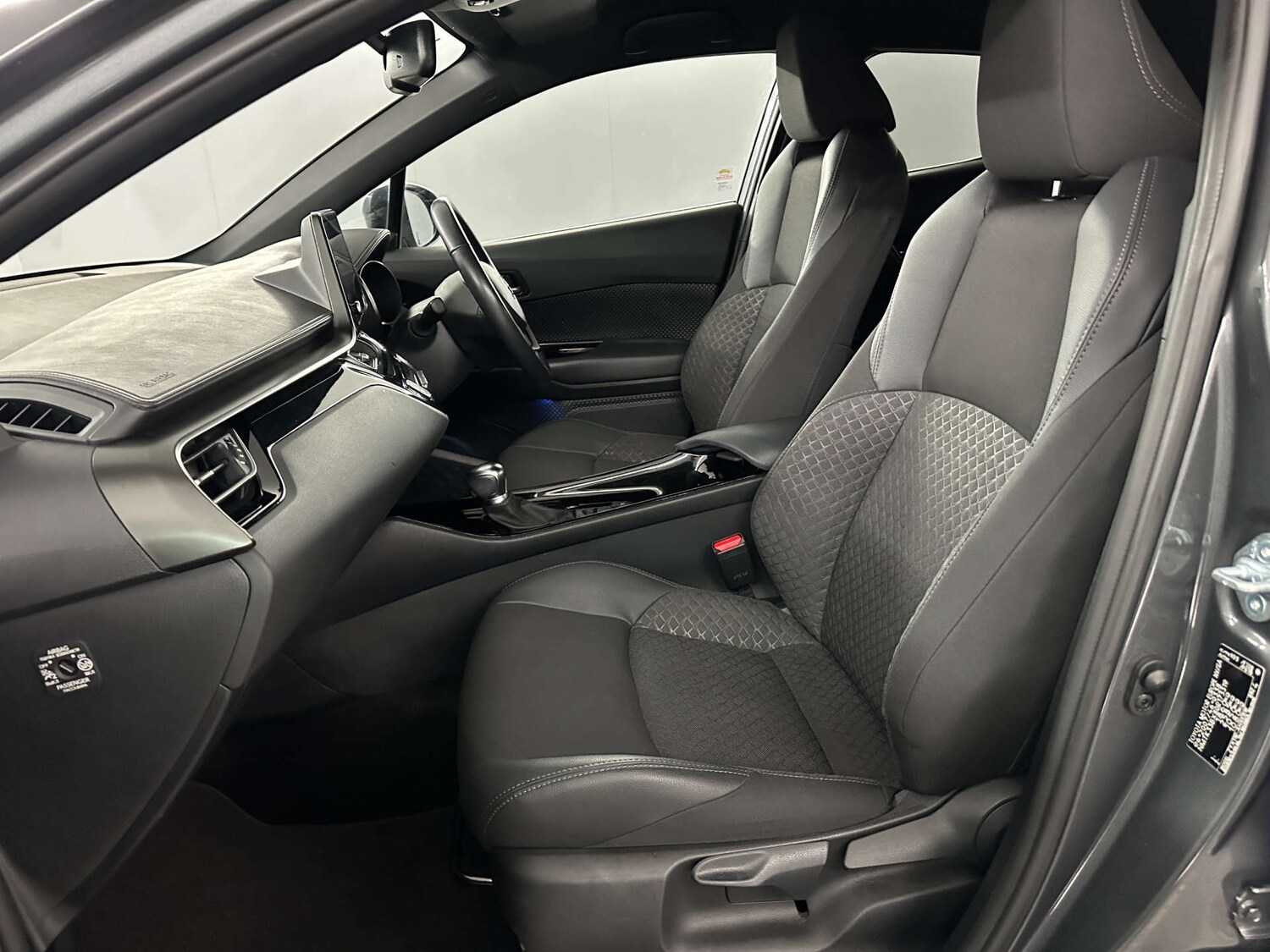 Used Toyota C-HR 2022 for sale - 77765859: Photo 12