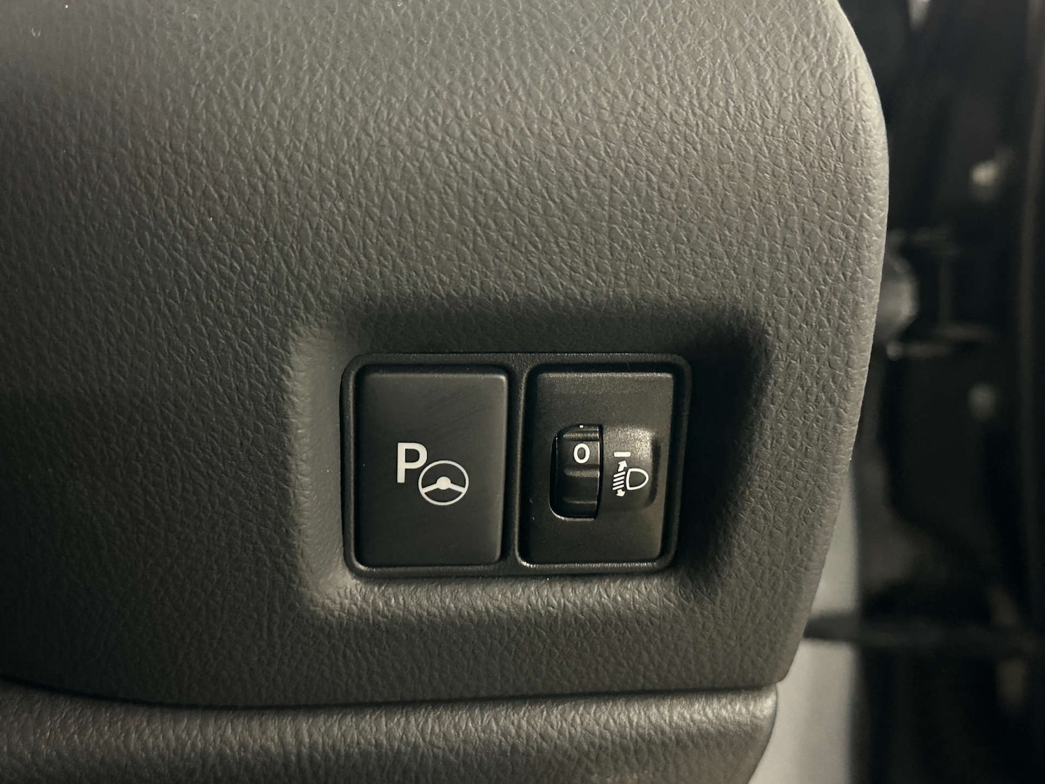 Used Toyota C-HR 2022 for sale - 77765859: Photo 20