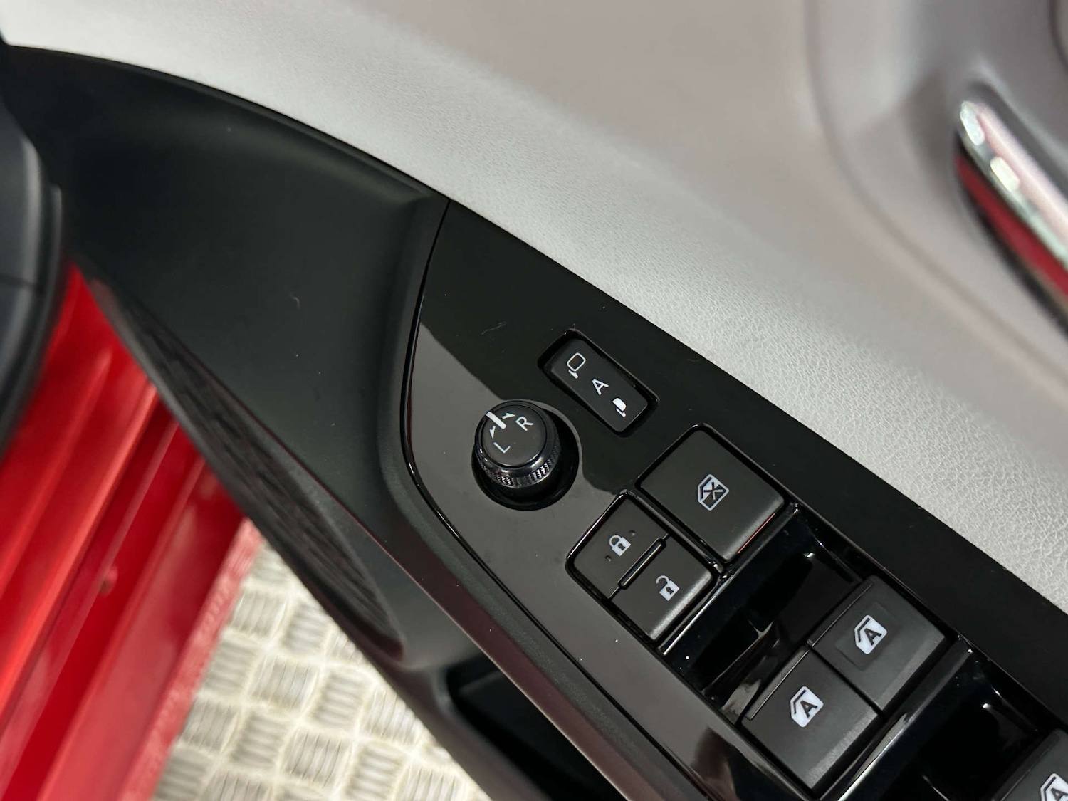 Used Toyota Prius 2016 for sale - 77590781: Photo 30