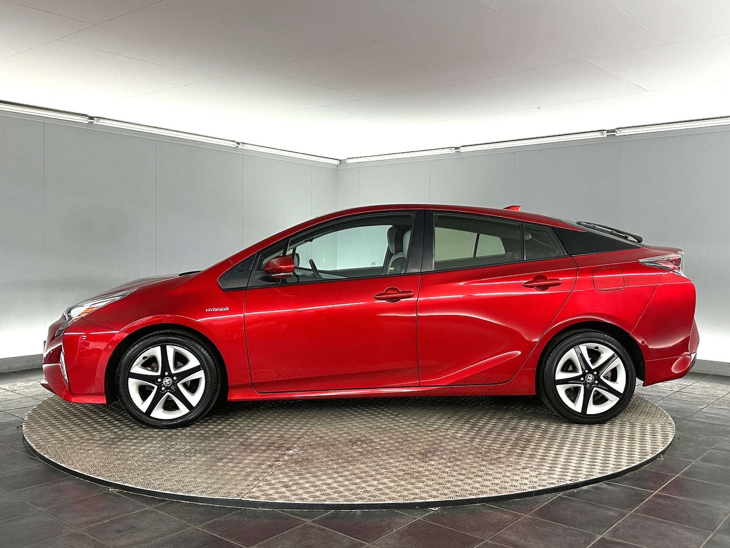 Used Toyota Prius 2016 for sale - 77590781: Photo 4