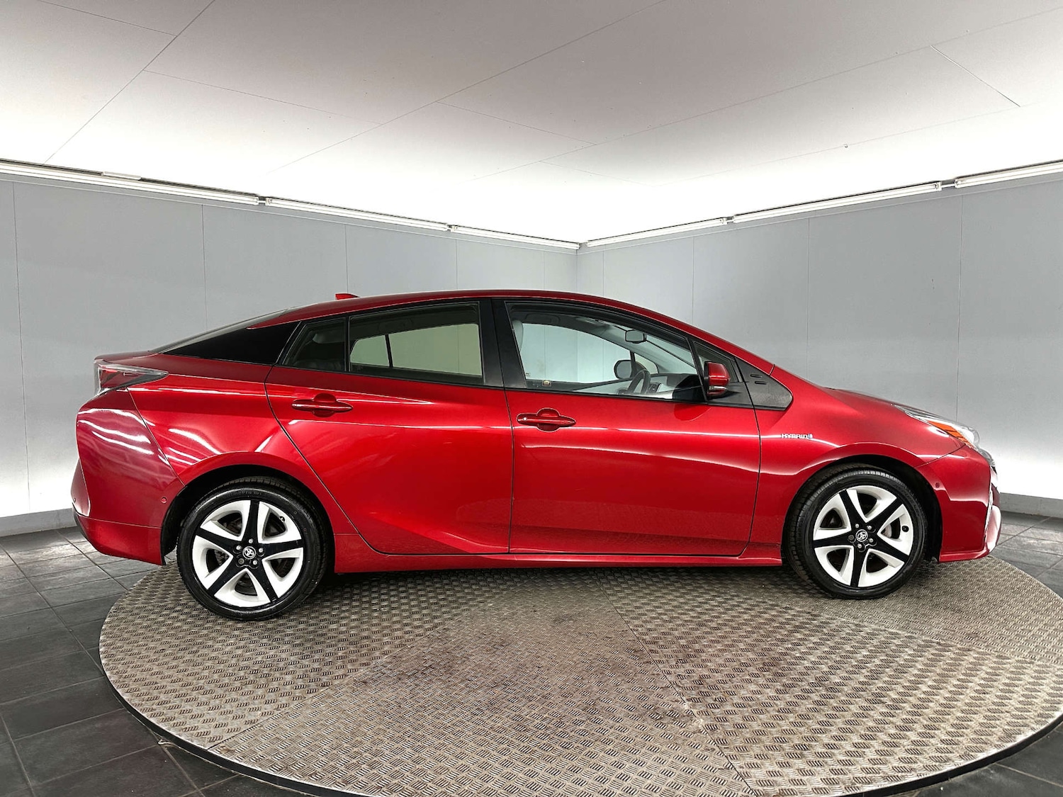 Used Toyota Prius 2016 for sale - 77590781: Photo 8