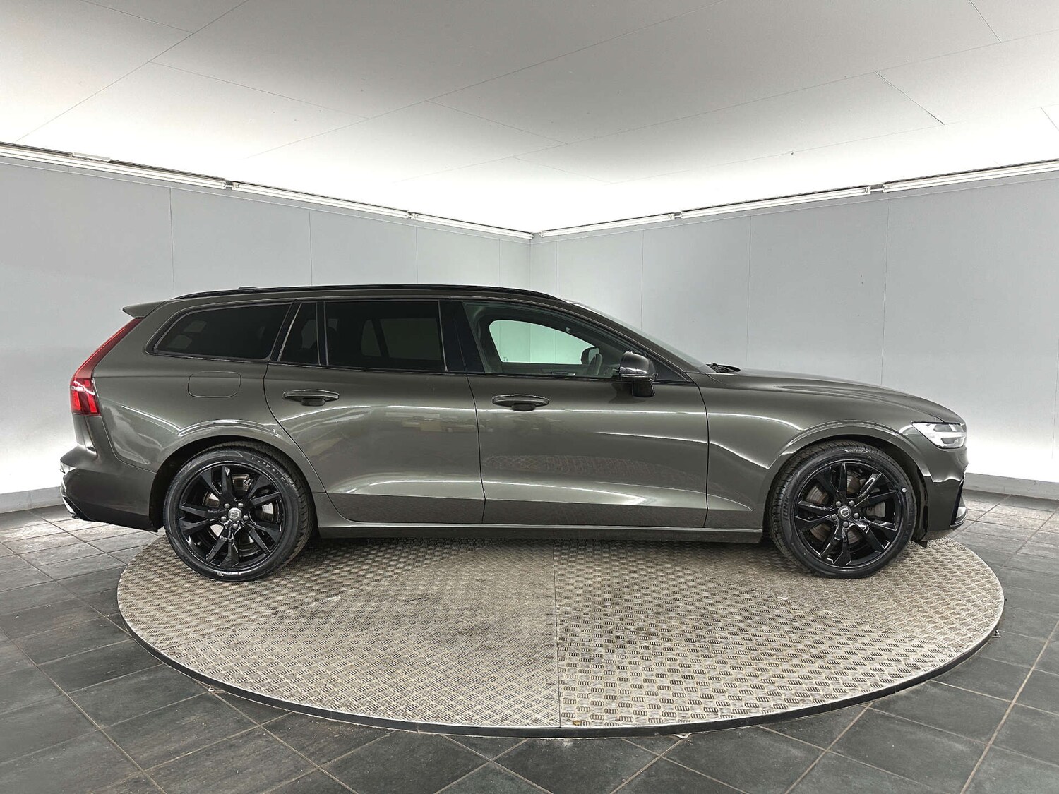 Used Volvo V60 2021 for sale - 77590797: Photo 10