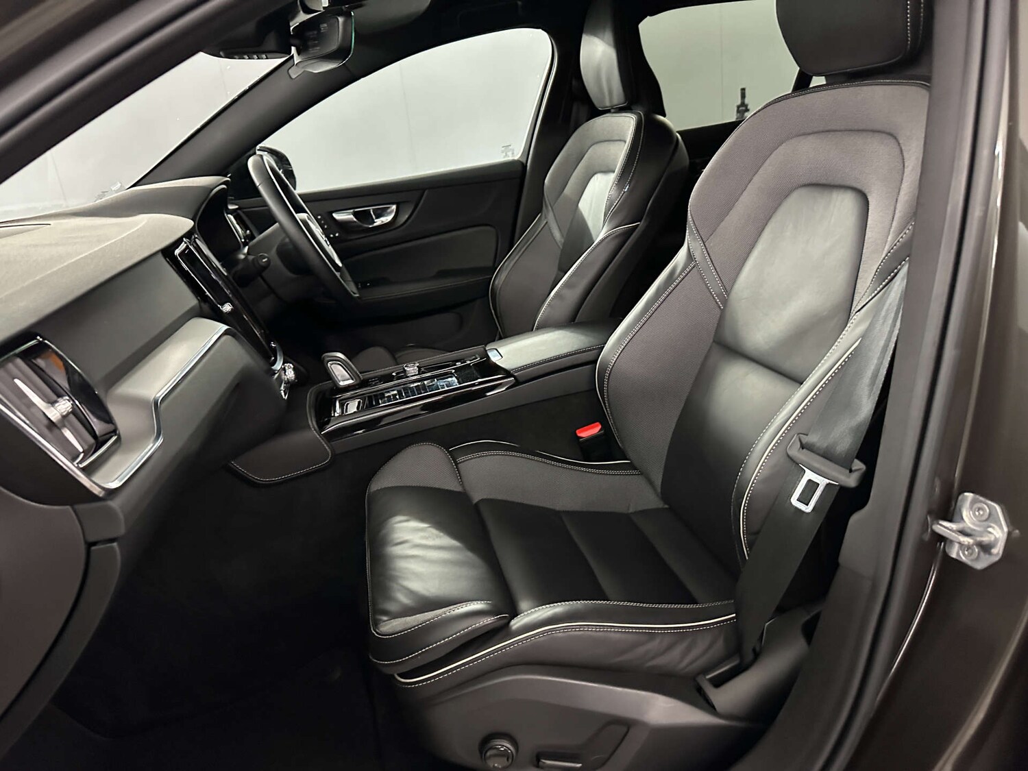 Used Volvo V60 2021 for sale - 77590797: Photo 14