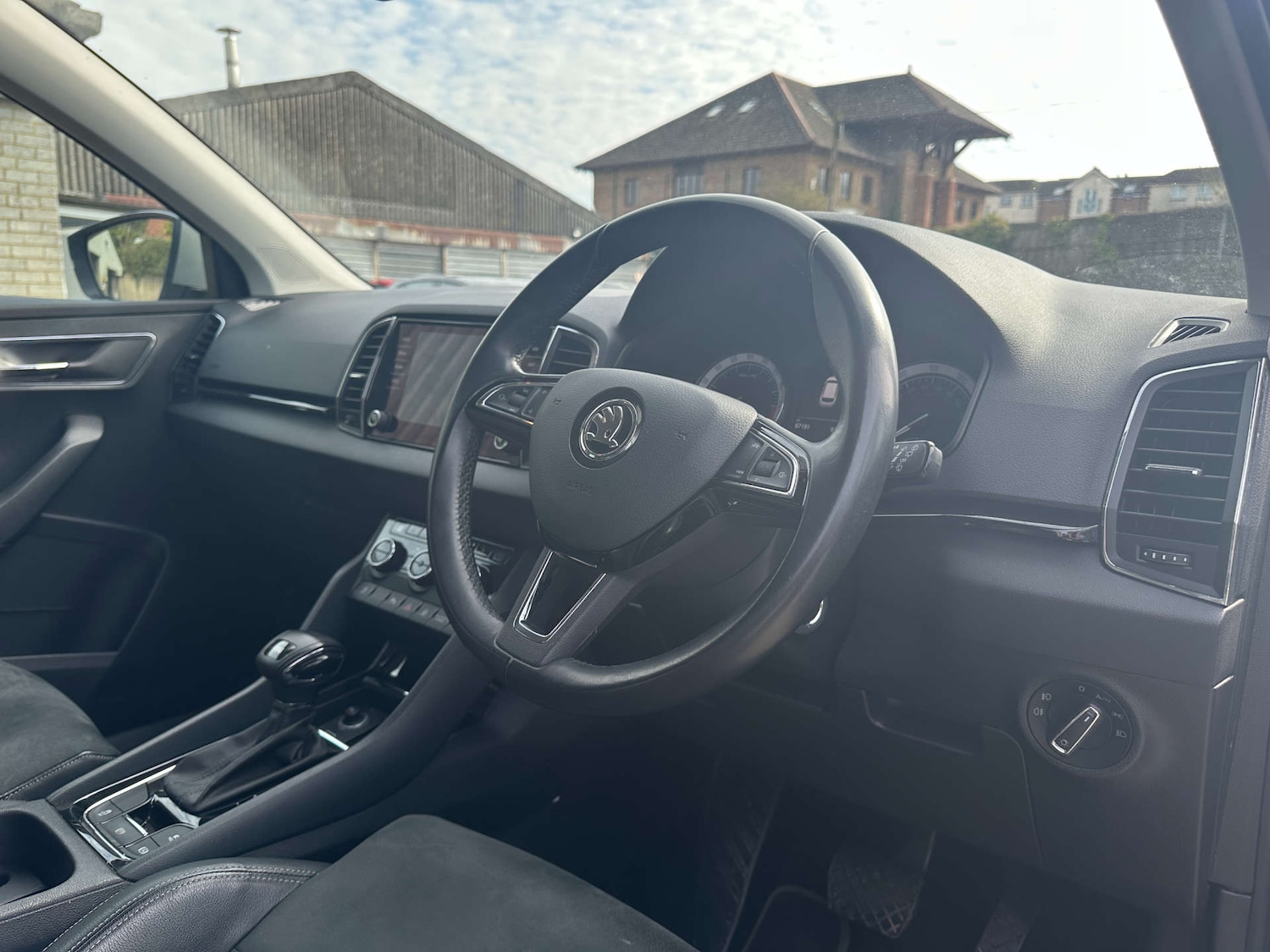 Used Skoda Karoq 2019 for sale - 77984317: Photo 2