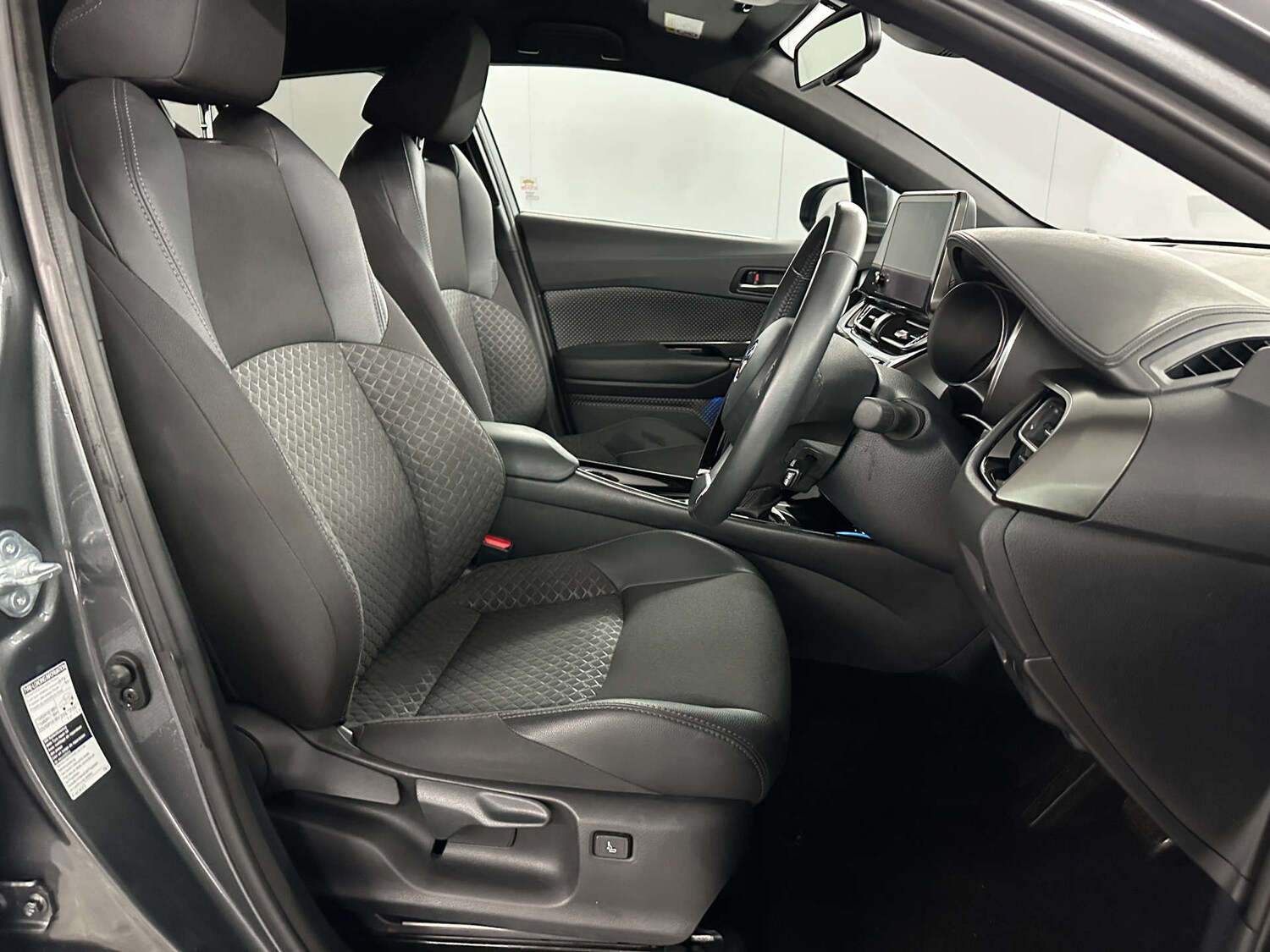 Used Toyota C-HR 2022 for sale - 77590728: Photo 12