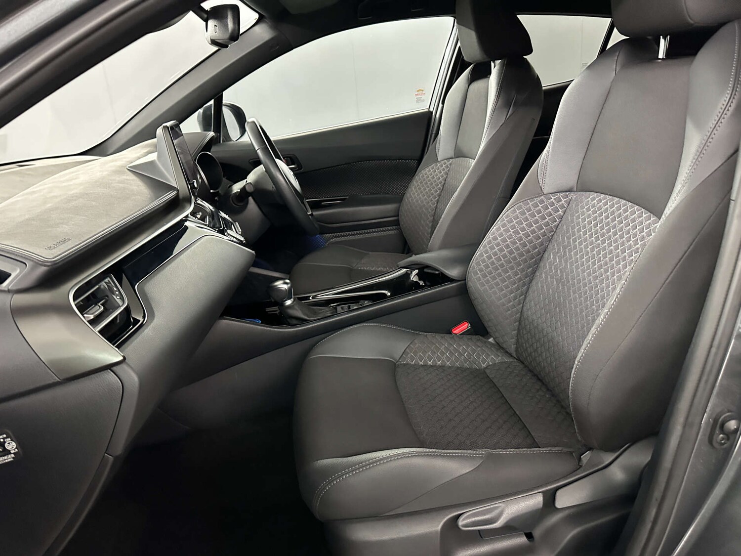 Used Toyota C-HR 2022 for sale - 77590728: Photo 14