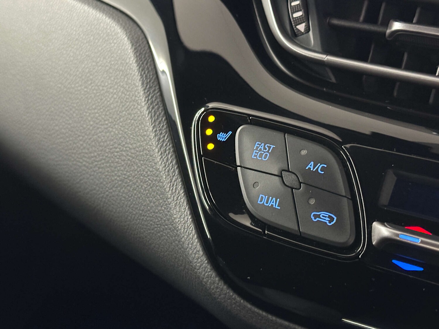 Used Toyota C-HR 2022 for sale - 77590728: Photo 25