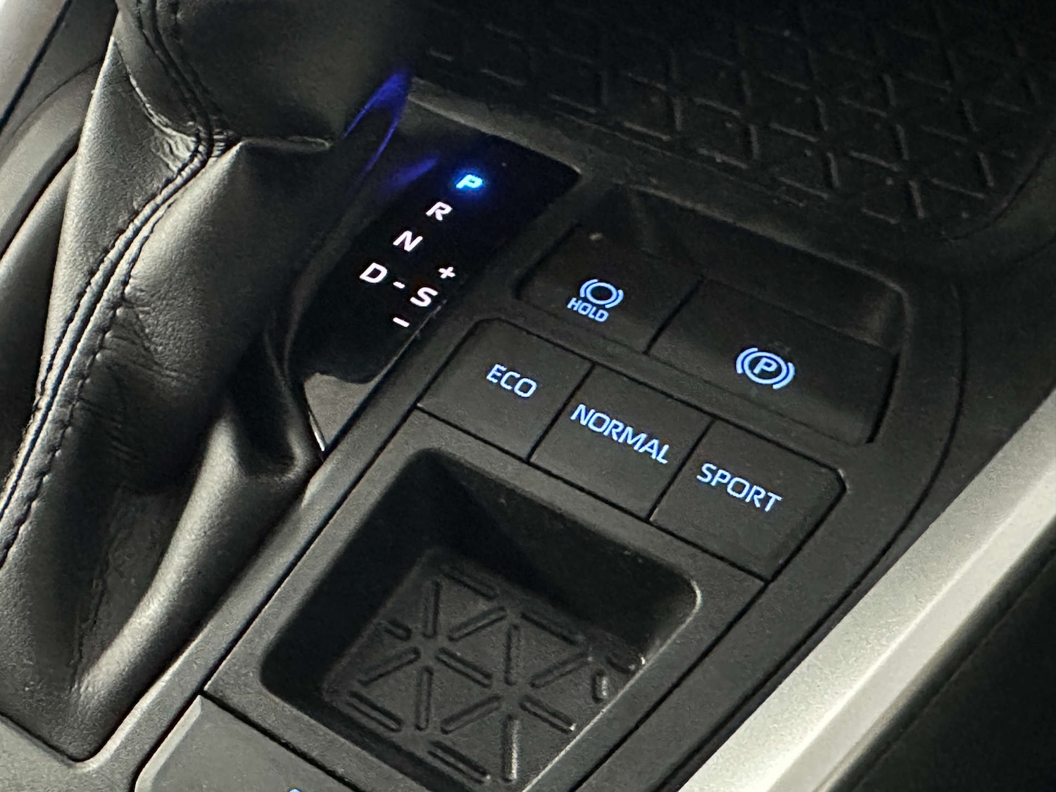 Used Toyota RAV4 2022 for sale - 77745631: Photo 28