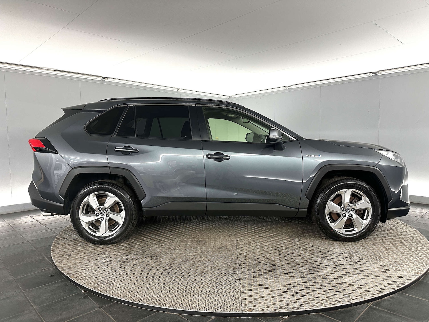 Used Toyota RAV4 2021 for sale - 77765701: Photo 10