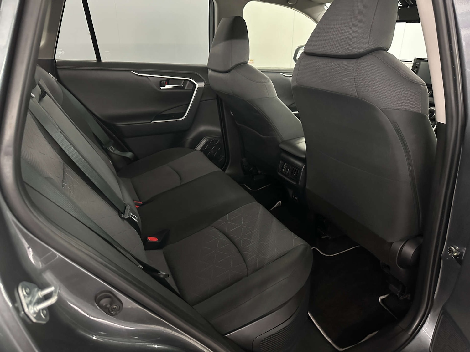 Used Toyota RAV4 2021 for sale - 77765701: Photo 15