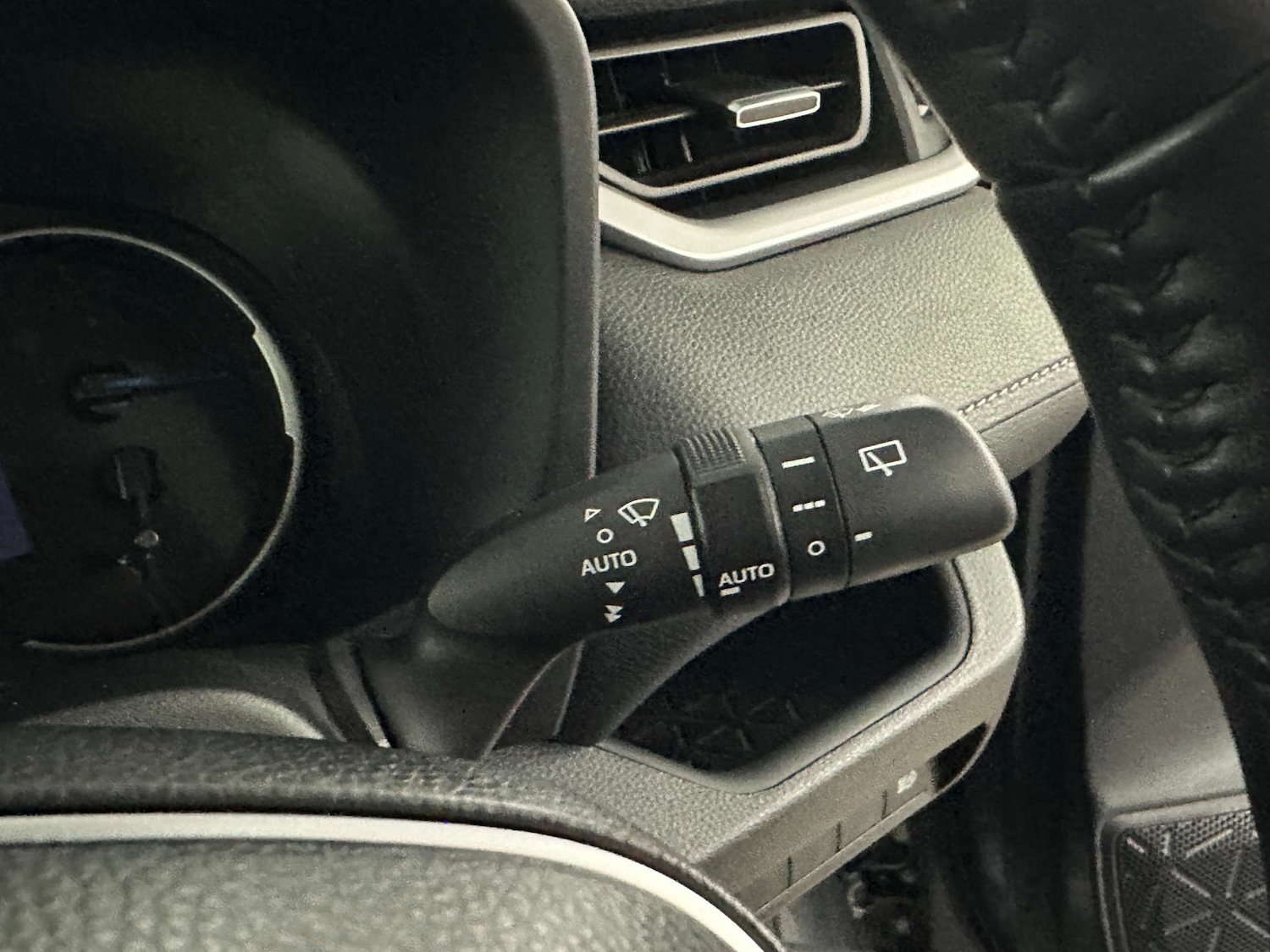 Used Toyota RAV4 2021 for sale - 77765701: Photo 24