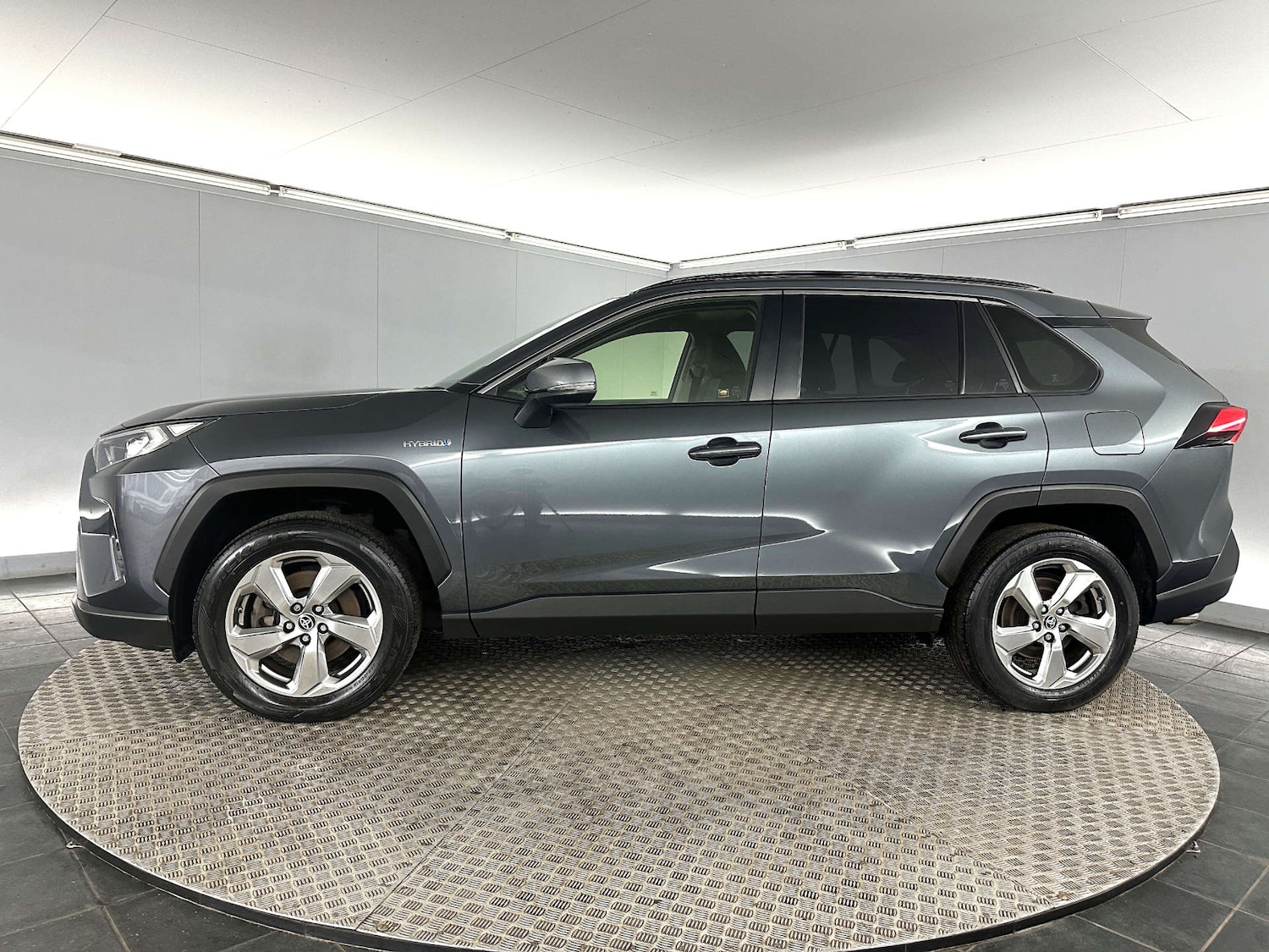 Used Toyota RAV4 2021 for sale - 77765701: Photo 6