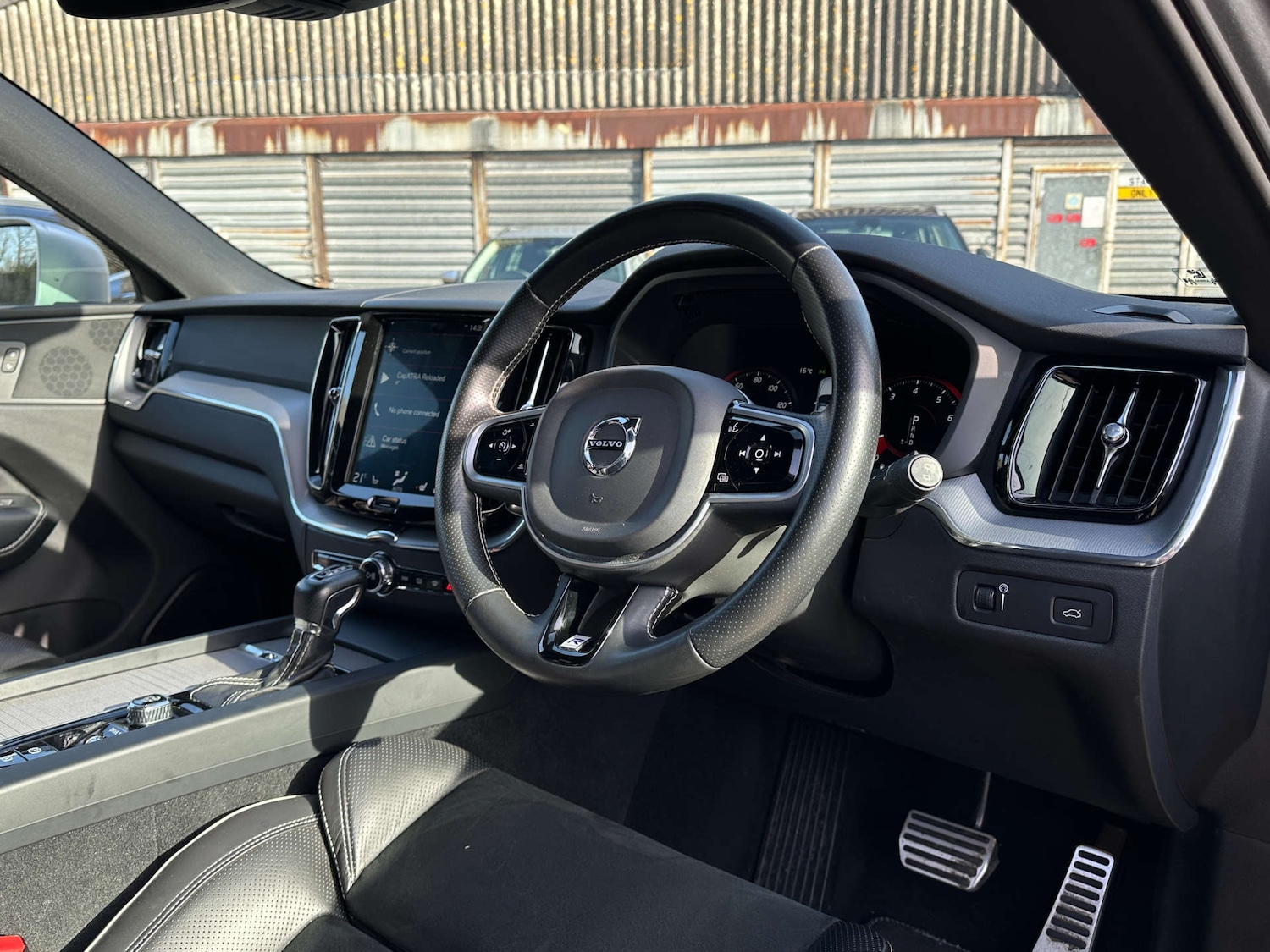 Used Volvo XC60 2018 for sale - 77749039: Photo 5