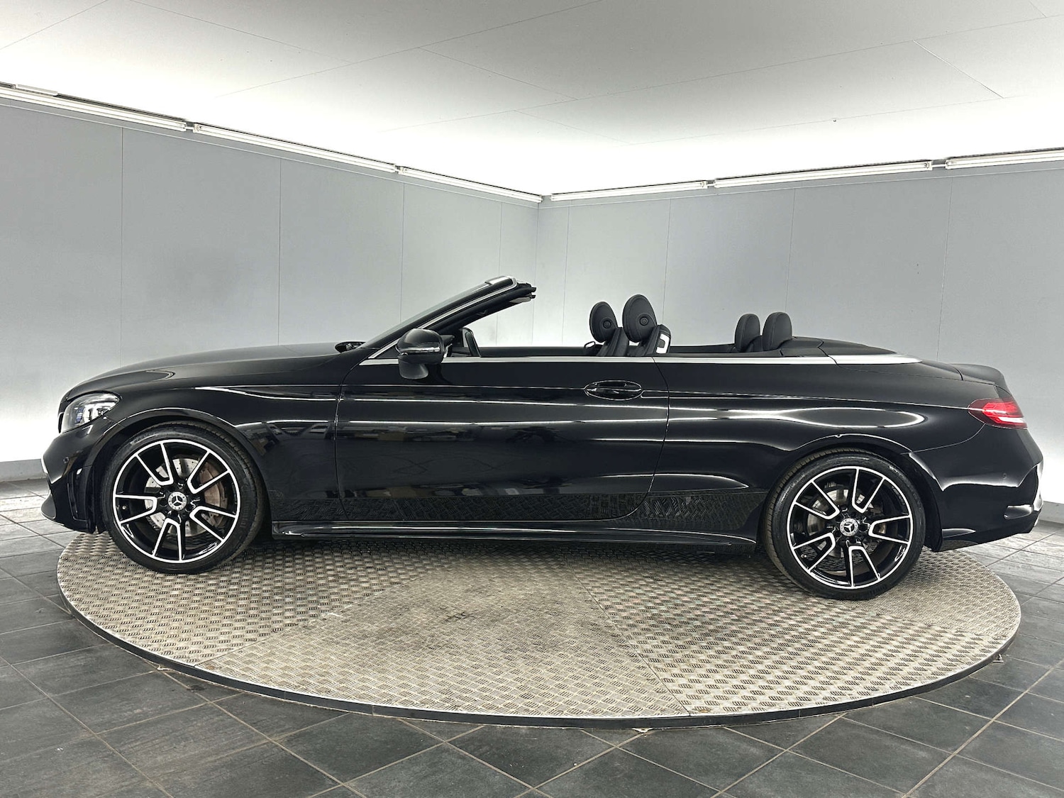 Used Mercedes-Benz C Class 2019 for sale - 77989928: Photo 11