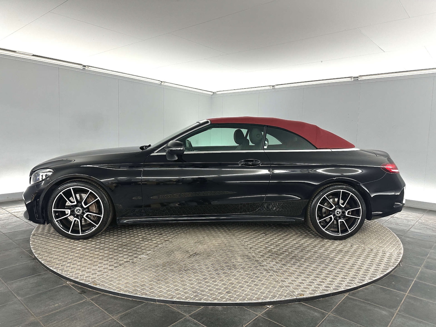 Used Mercedes-Benz C Class 2019 for sale - 77989928: Photo 4