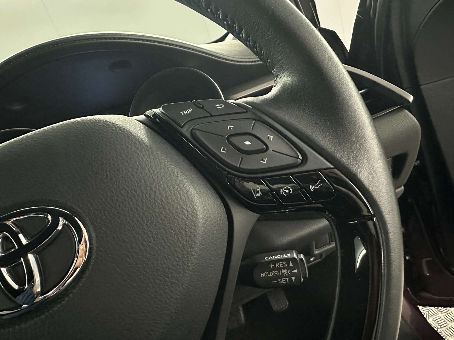 Used Toyota C-HR 2023 for sale - 77765864: Photo 16