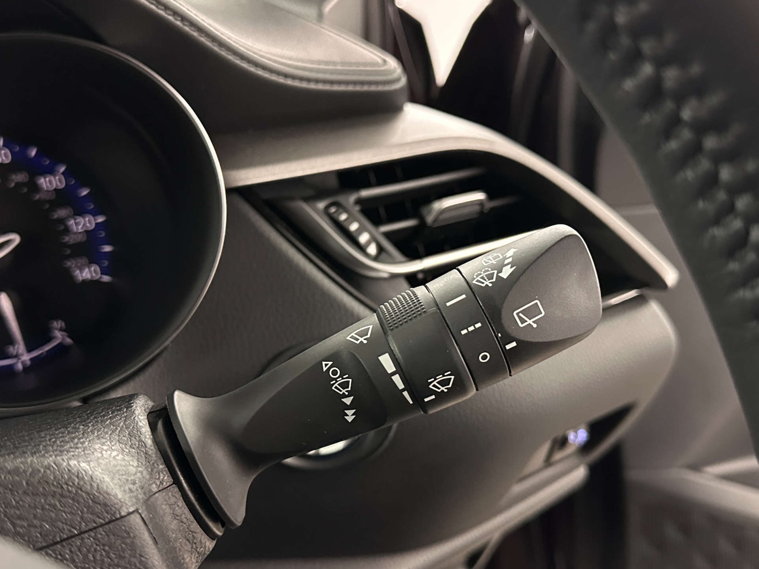 Used Toyota C-HR 2023 for sale - 77765864: Photo 21