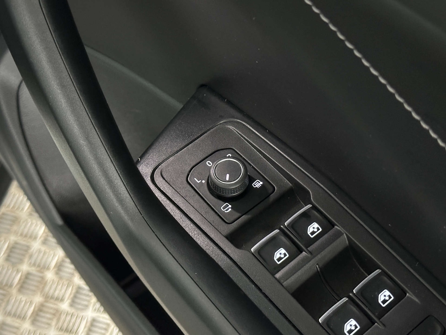 Used Volkswagen T-Roc 2024 for sale - 77765807: Photo 38