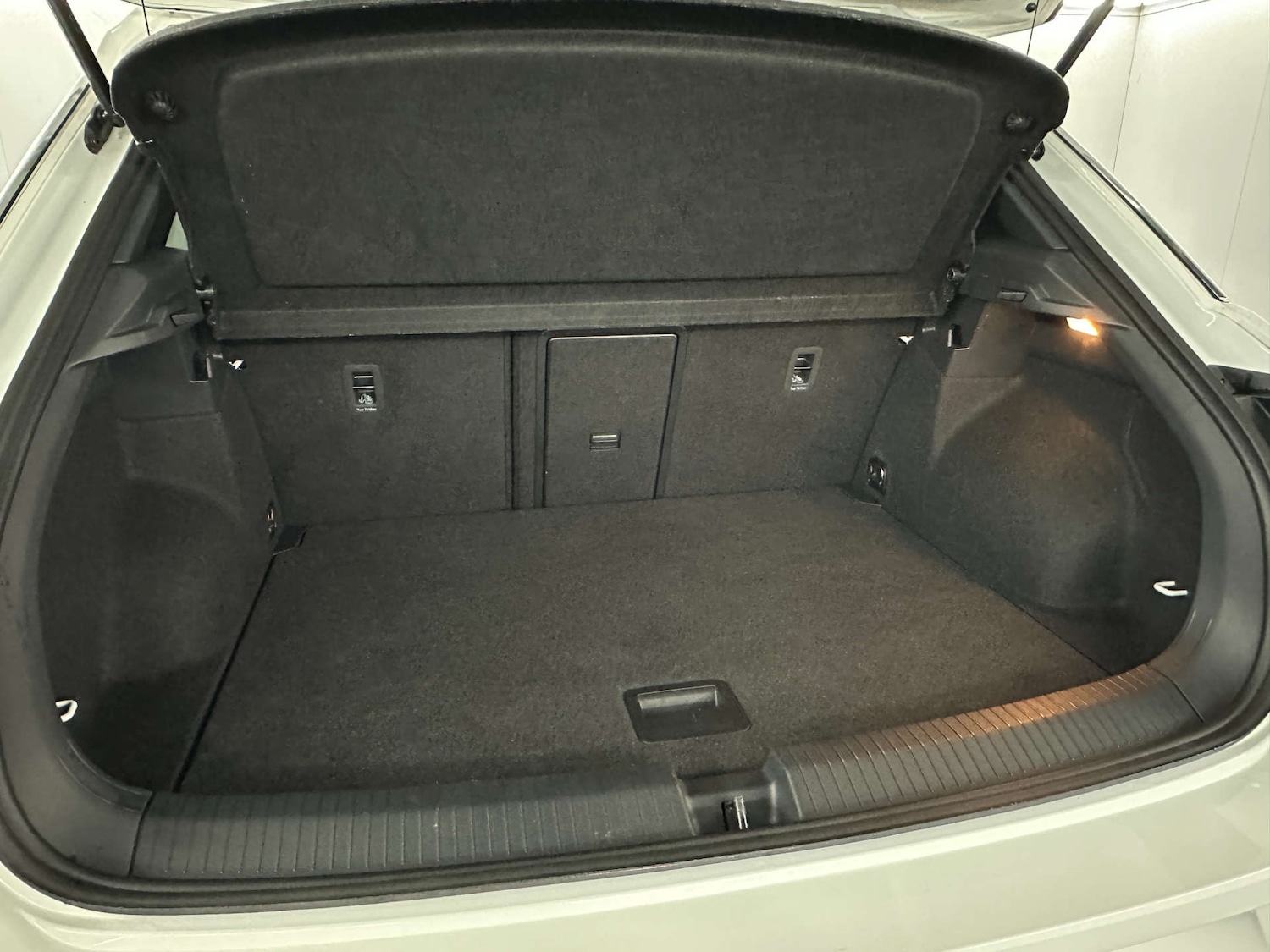 Used Volkswagen T-Roc 2024 for sale - 77765807: Photo 49