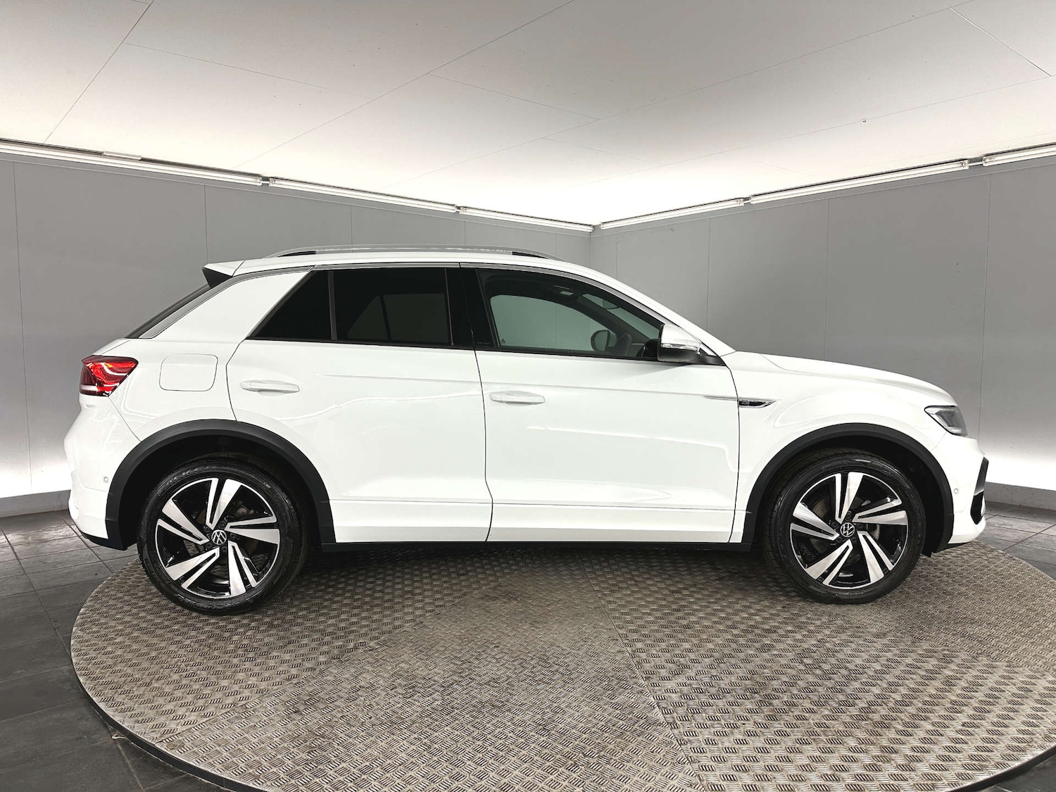 Used Volkswagen T-Roc 2024 for sale - 77765807: Photo 8