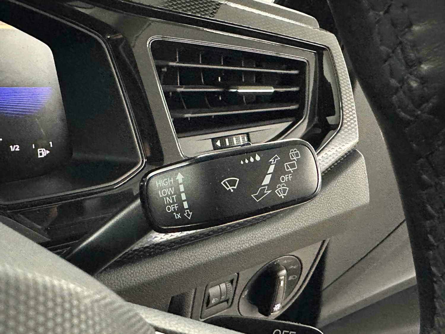 Used Volkswagen Polo 2024 for sale - 77745564: Photo 23