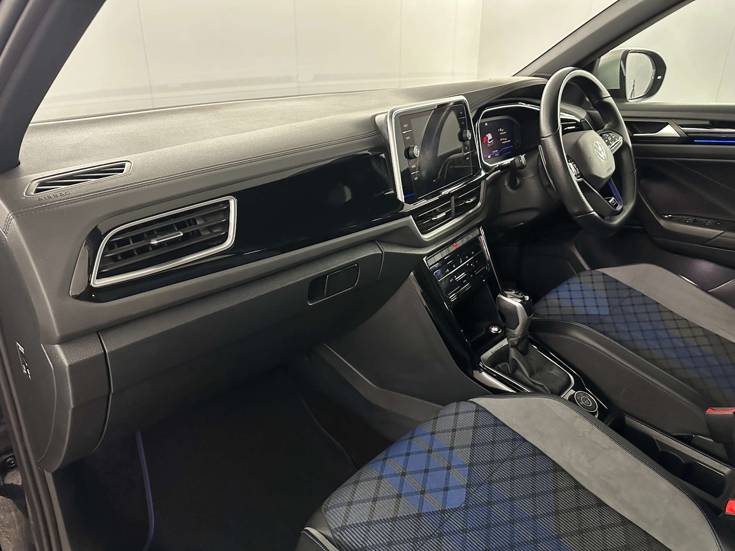 Used Volkswagen T-Roc 2022 for sale - 77655632: Photo 11