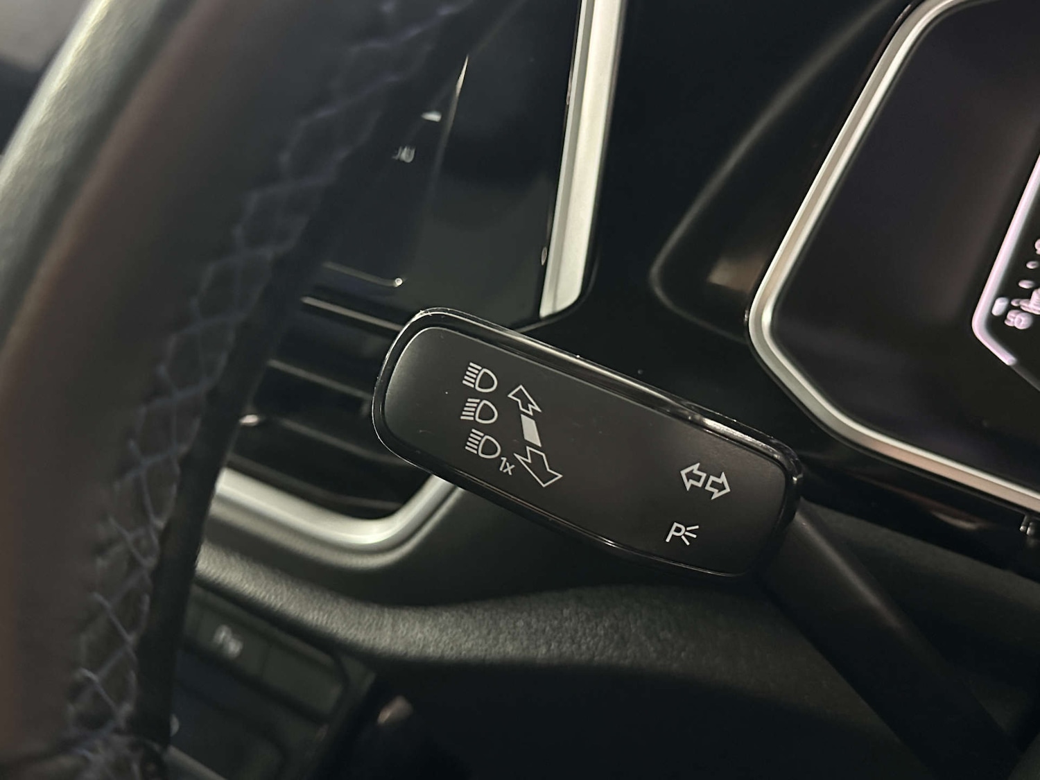 Used Volkswagen T-Roc 2022 for sale - 77655632: Photo 19