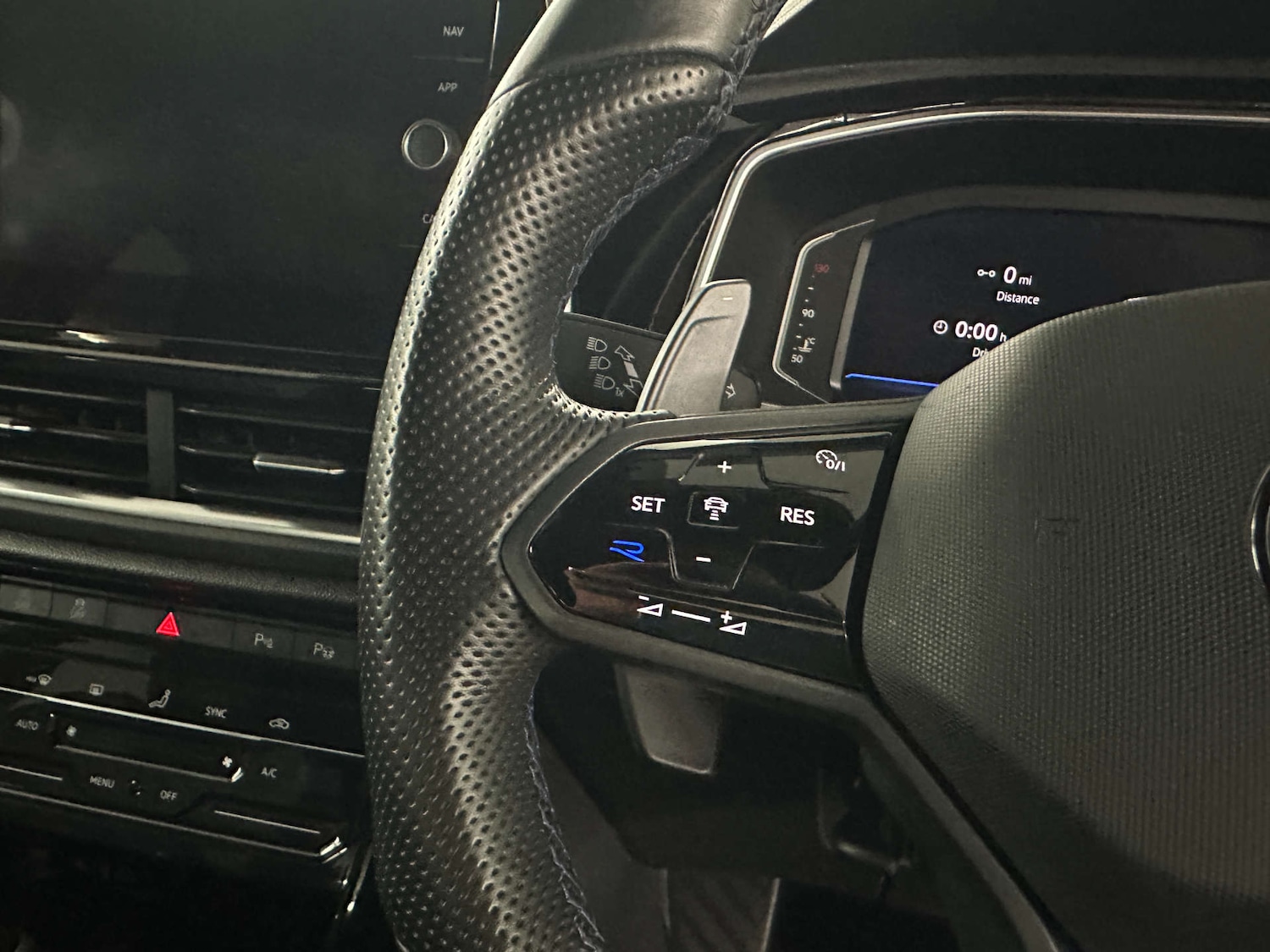 Used Volkswagen T-Roc 2022 for sale - 77655632: Photo 20