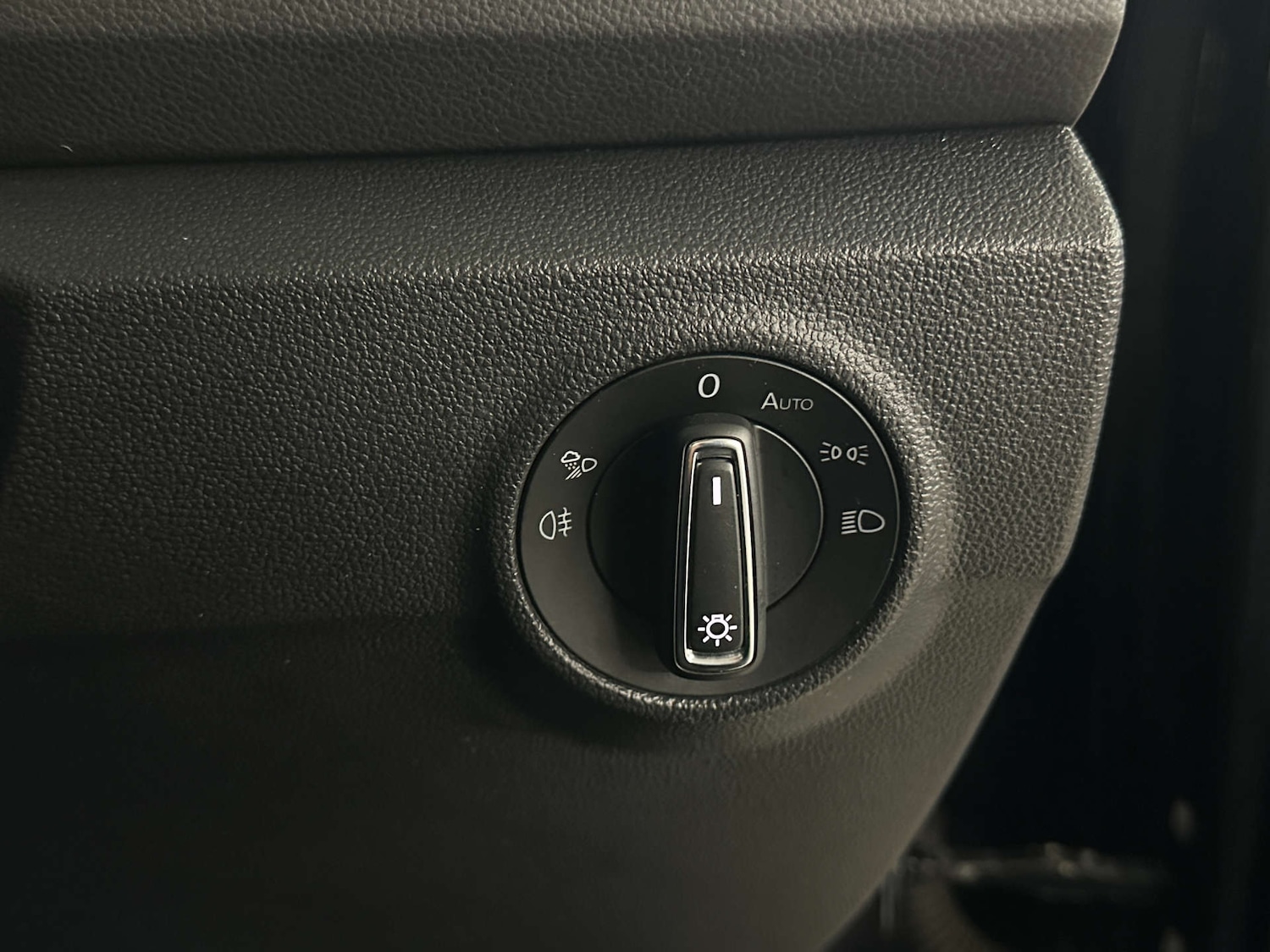 Used Volkswagen T-Roc 2022 for sale - 77655632: Photo 25