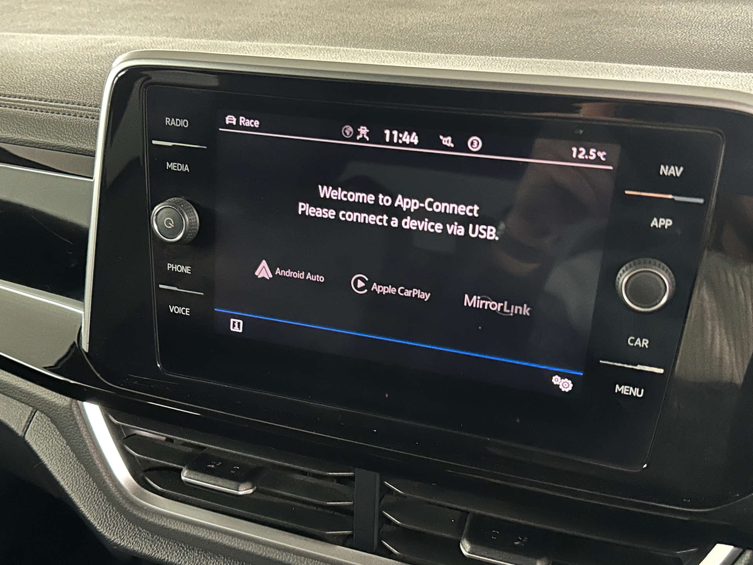 Used Volkswagen T-Roc 2022 for sale - 77655632: Photo 33