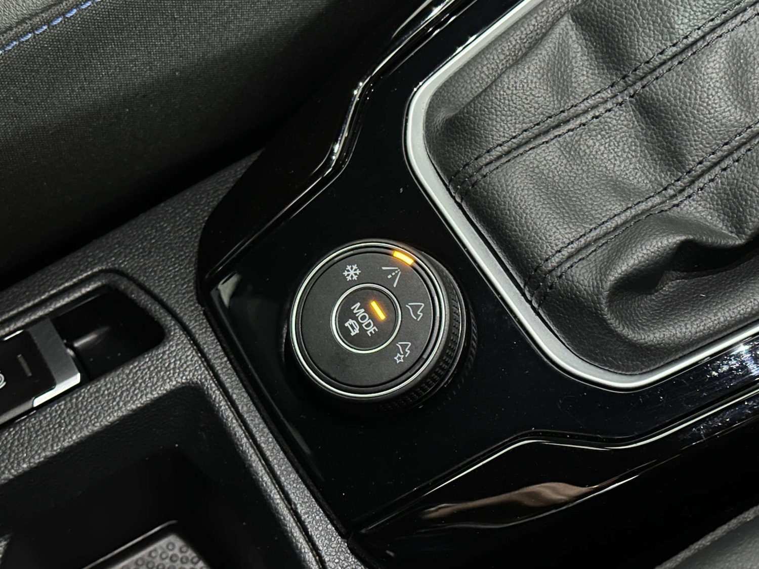 Used Volkswagen T-Roc 2022 for sale - 77655632: Photo 35