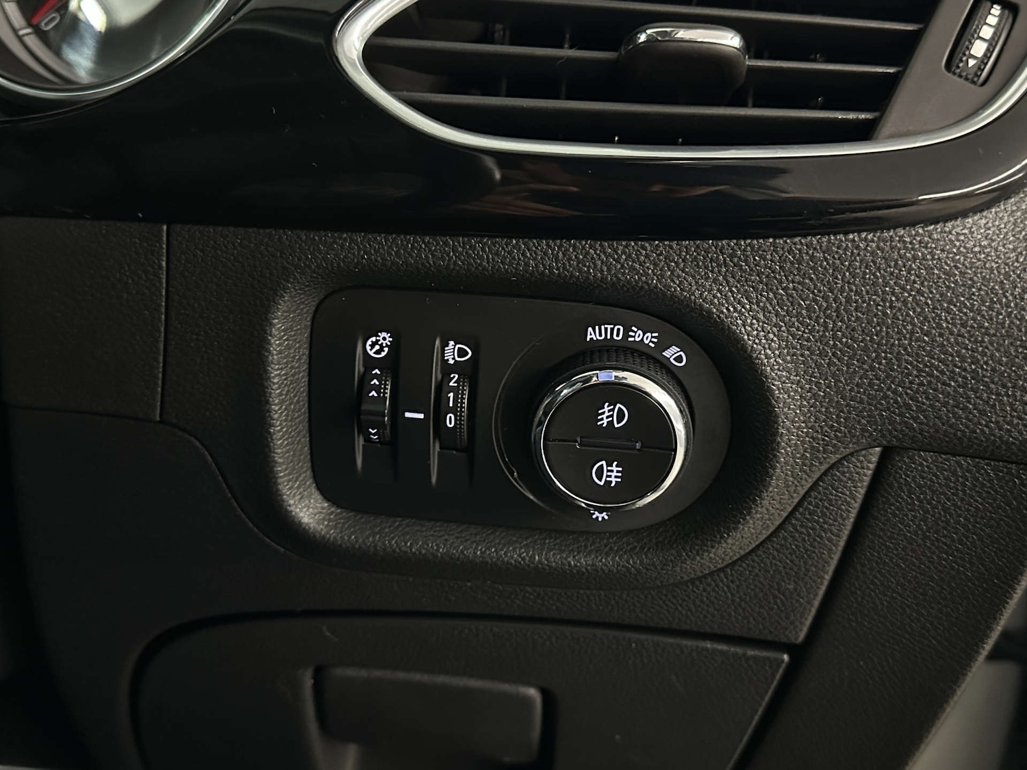 Used Vauxhall Astra 2018 for sale - 78039590: Photo 18