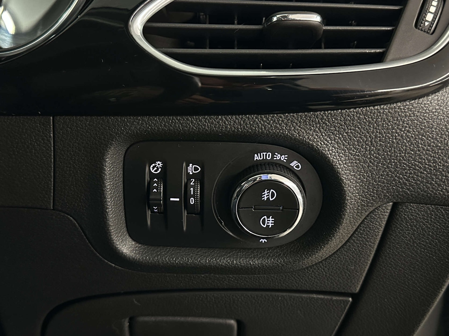 Used Vauxhall Astra 2018 for sale - 78039590: Photo 21