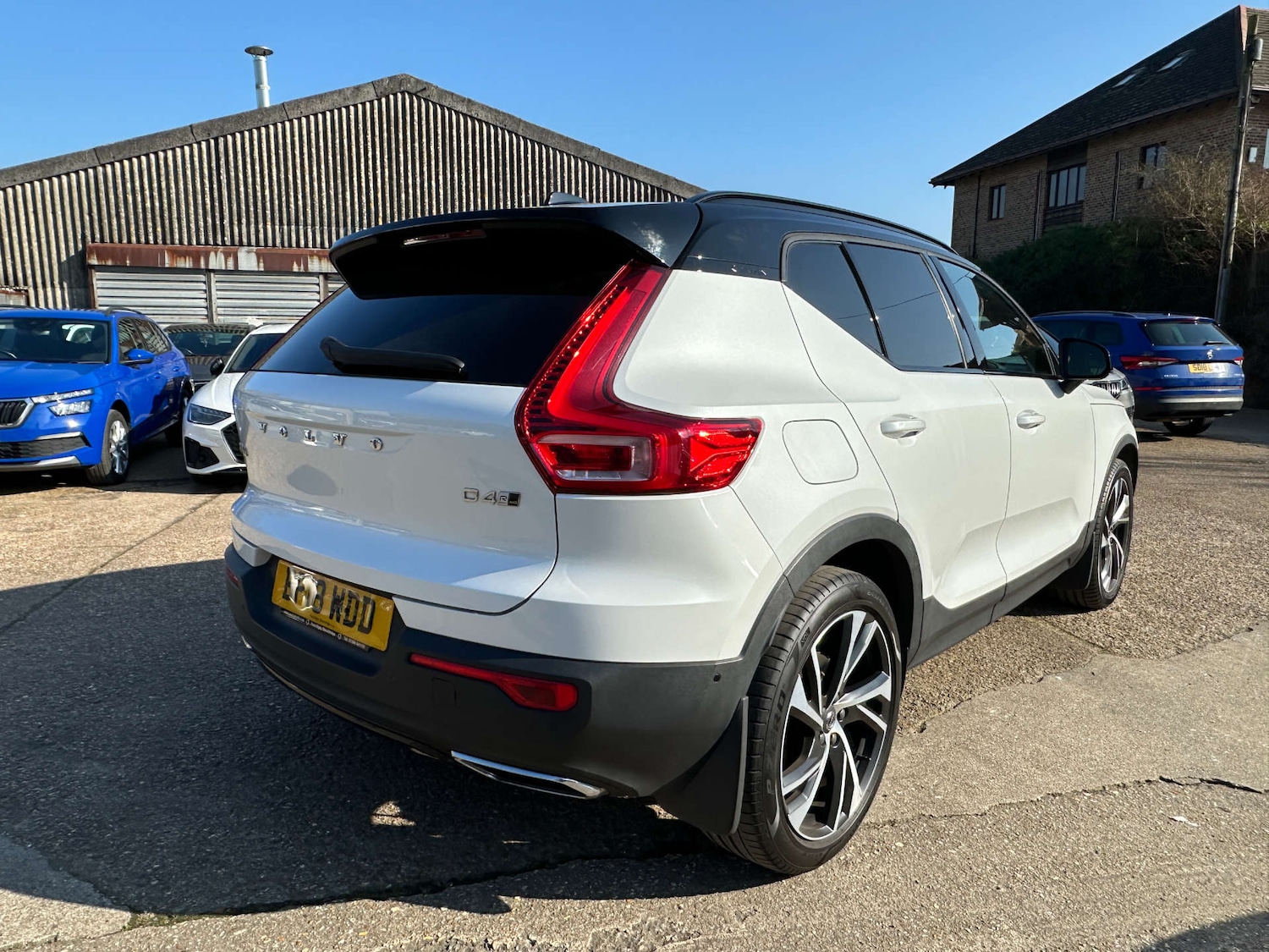 Used Volvo XC40 2018 for sale - 77765726: Photo 3