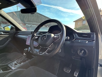 Used Skoda Superb 2020 for sale - 77805493: Photo