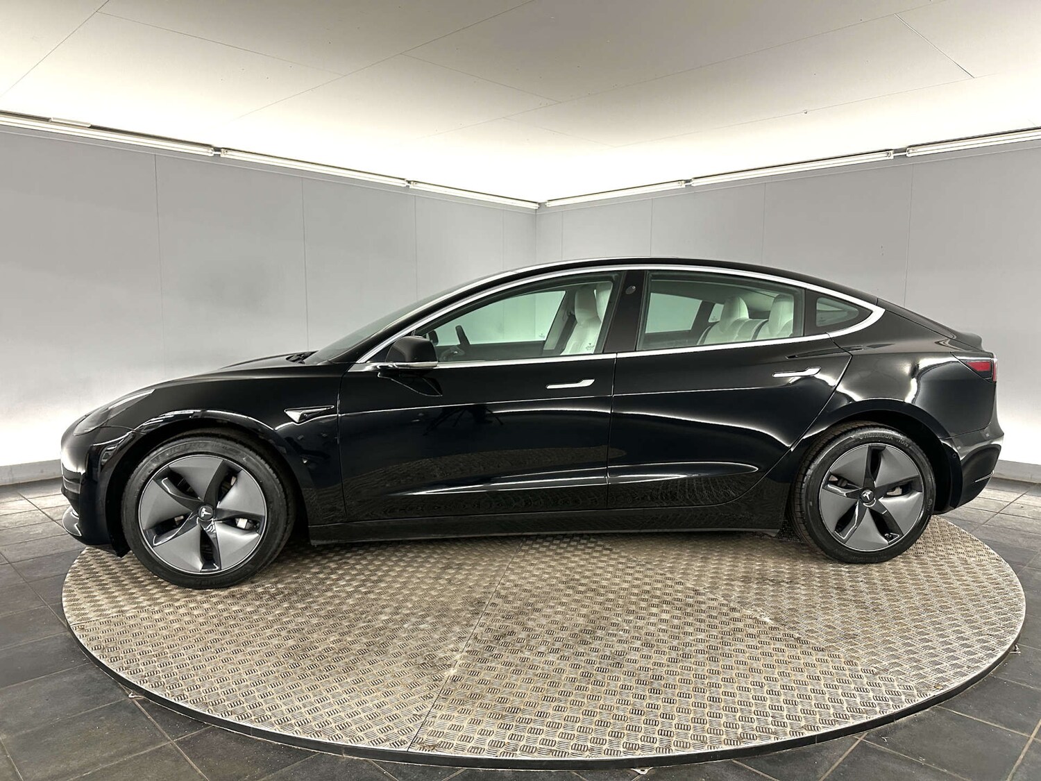 Used Tesla Model 3 2019 for sale - 77765710: Photo 7