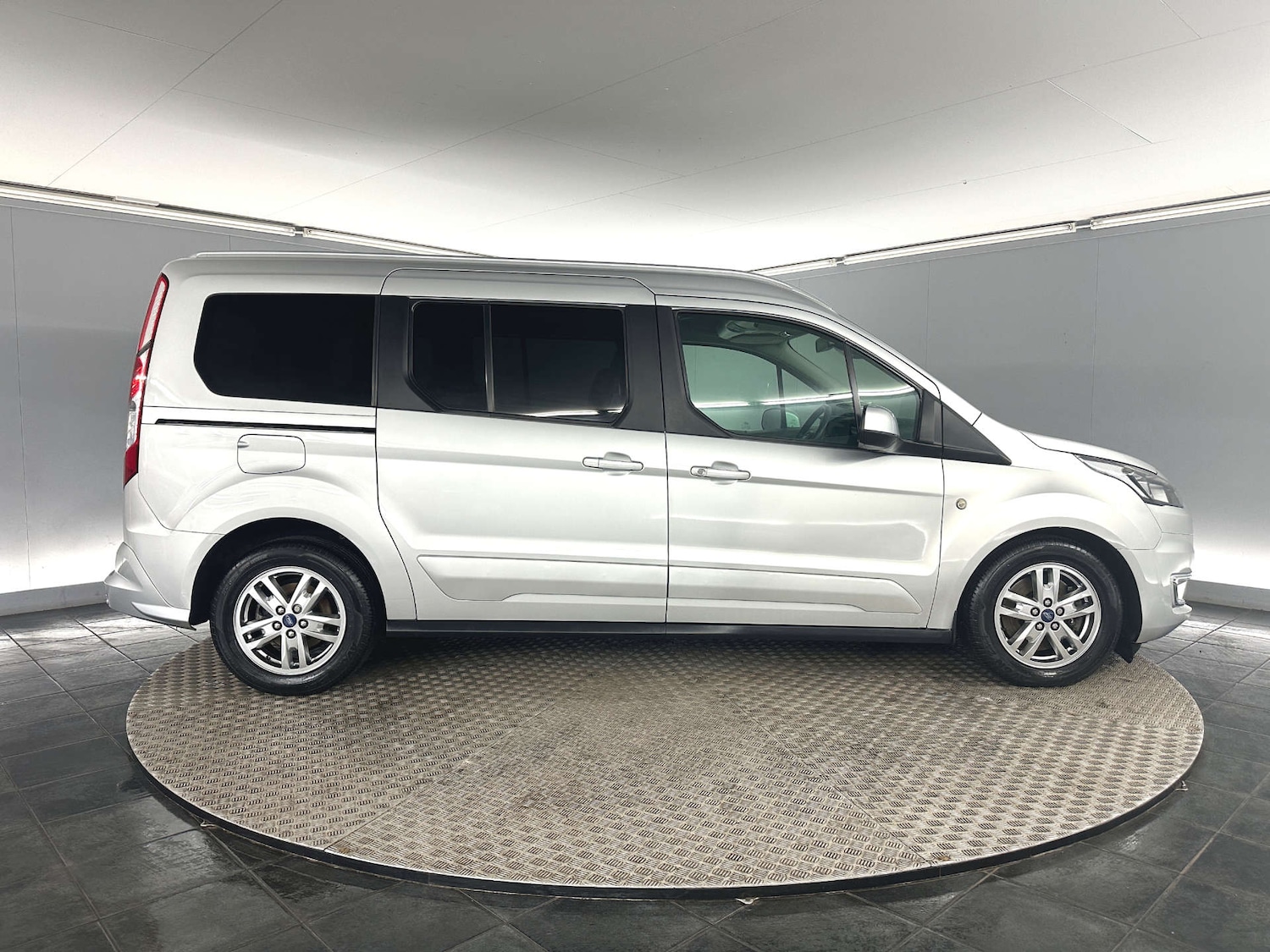 Used Ford Grand Tourneo Connect 2019 for sale - 77617103: Photo 8