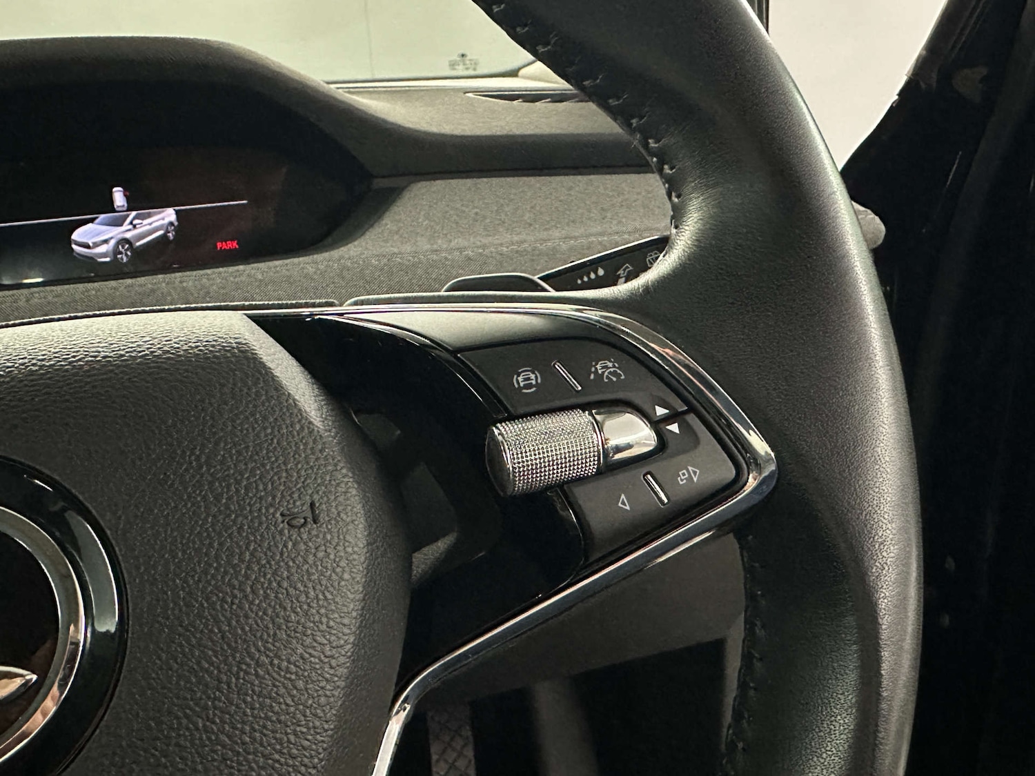 Used Skoda Enyaq 2023 for sale - 77609398: Photo 17