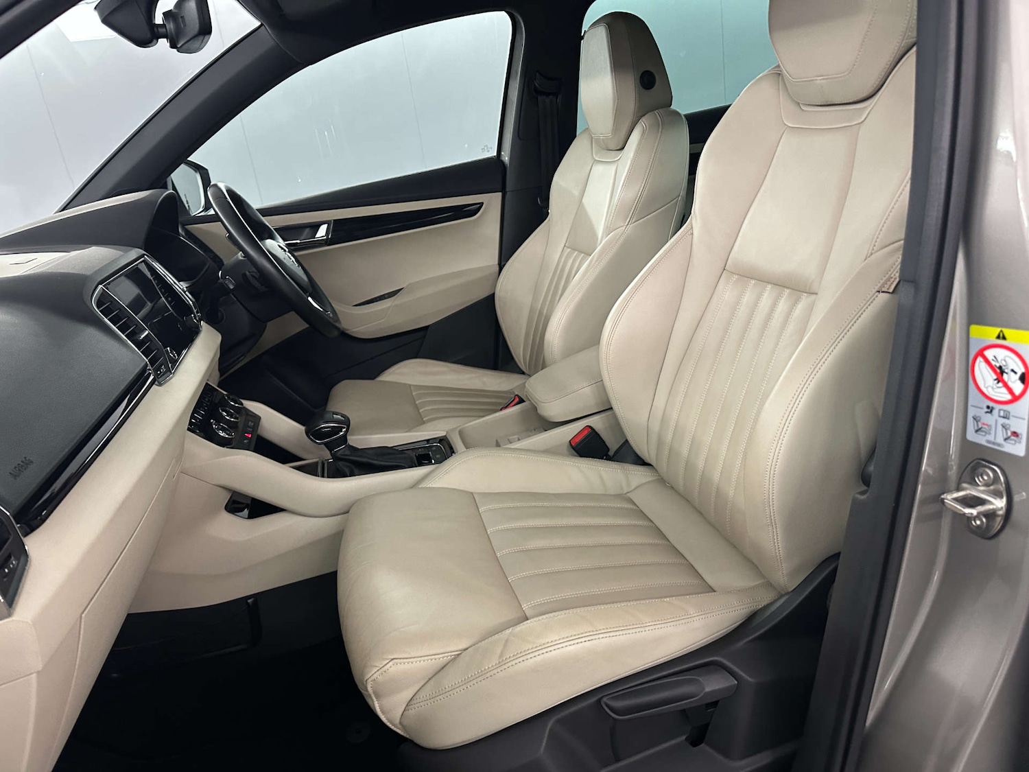 Used Skoda Karoq 2018 for sale - 77930575: Photo 12