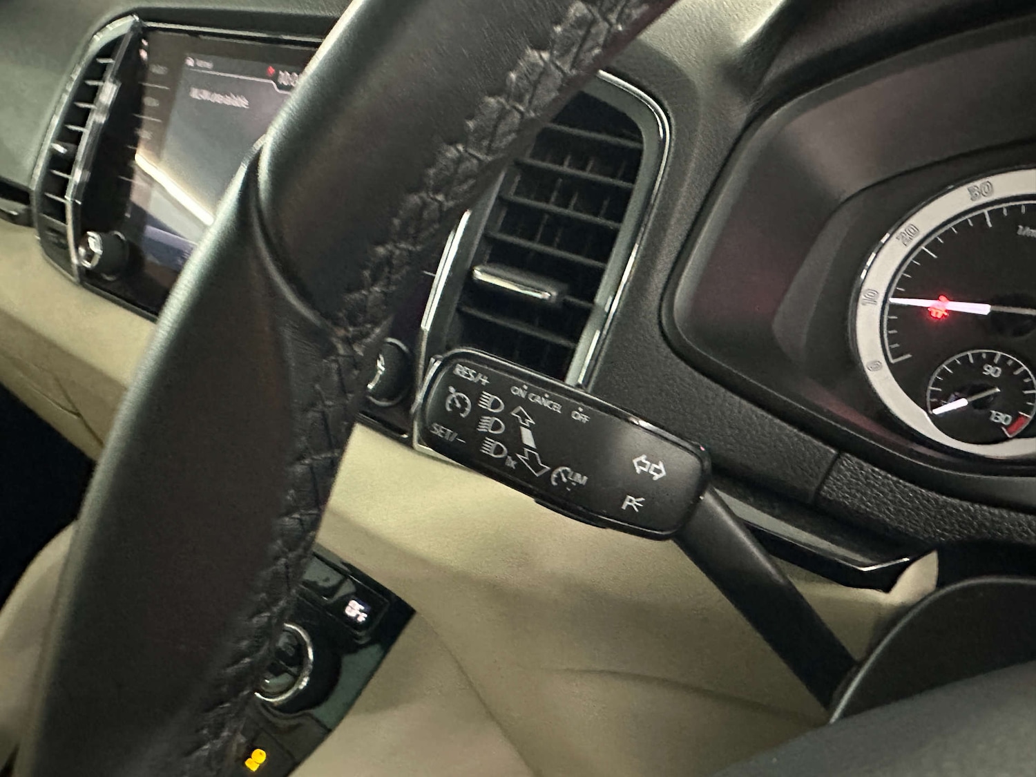 Used Skoda Karoq 2018 for sale - 77930575: Photo 16