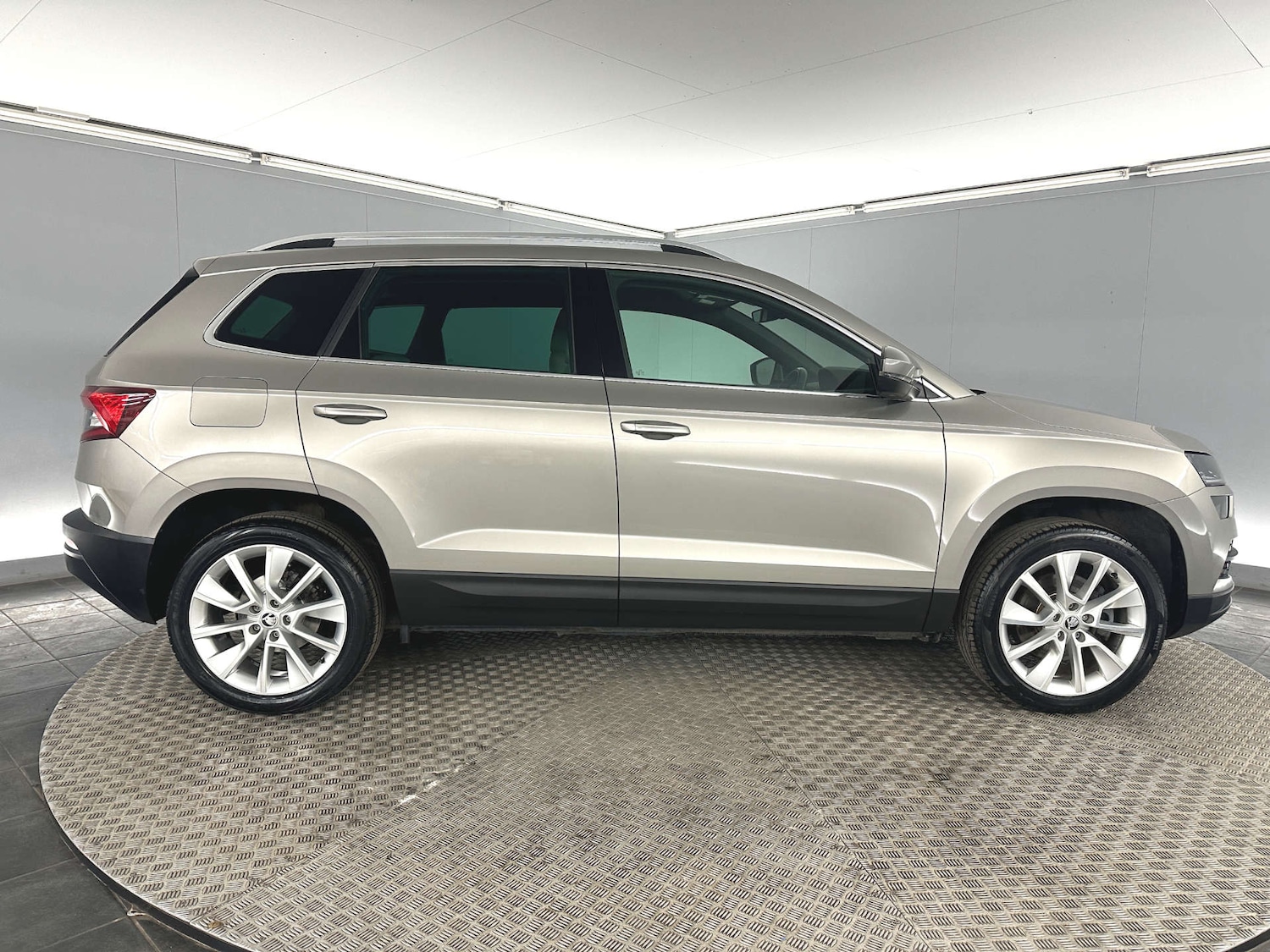 Used Skoda Karoq 2018 for sale - 77930575: Photo 8