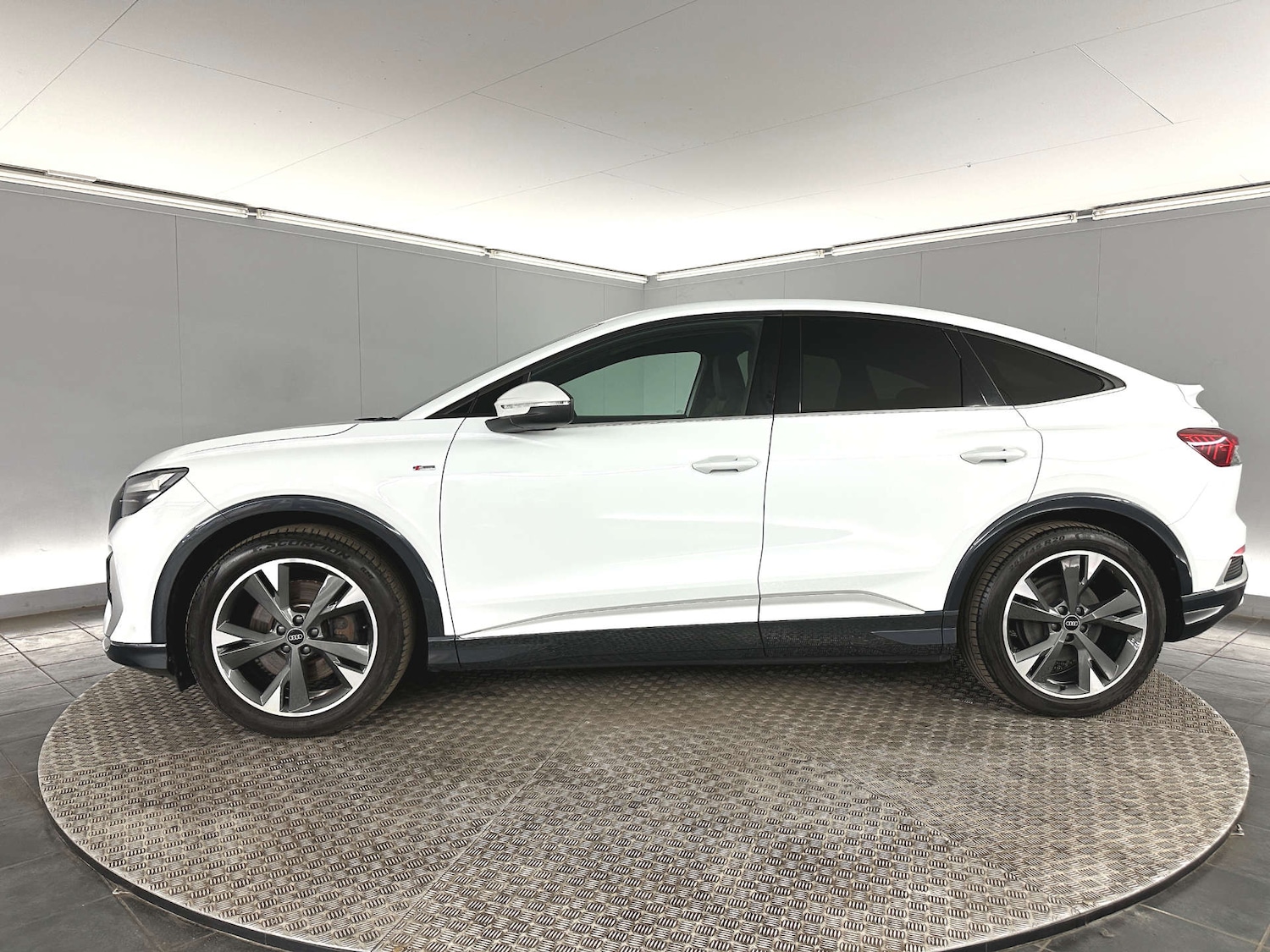 Used Audi Q4 e-tron 2022 for sale - 77745415: Photo 4